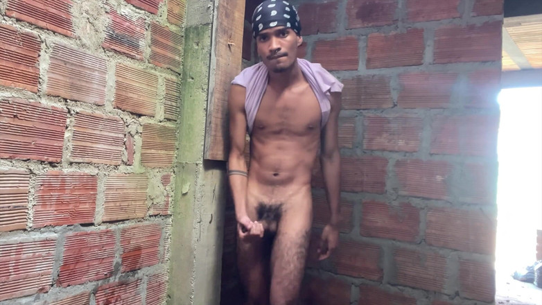 vergar4_daviid: Poszedłem na spacer i skończyłem masturbować się w opuszczonym domu