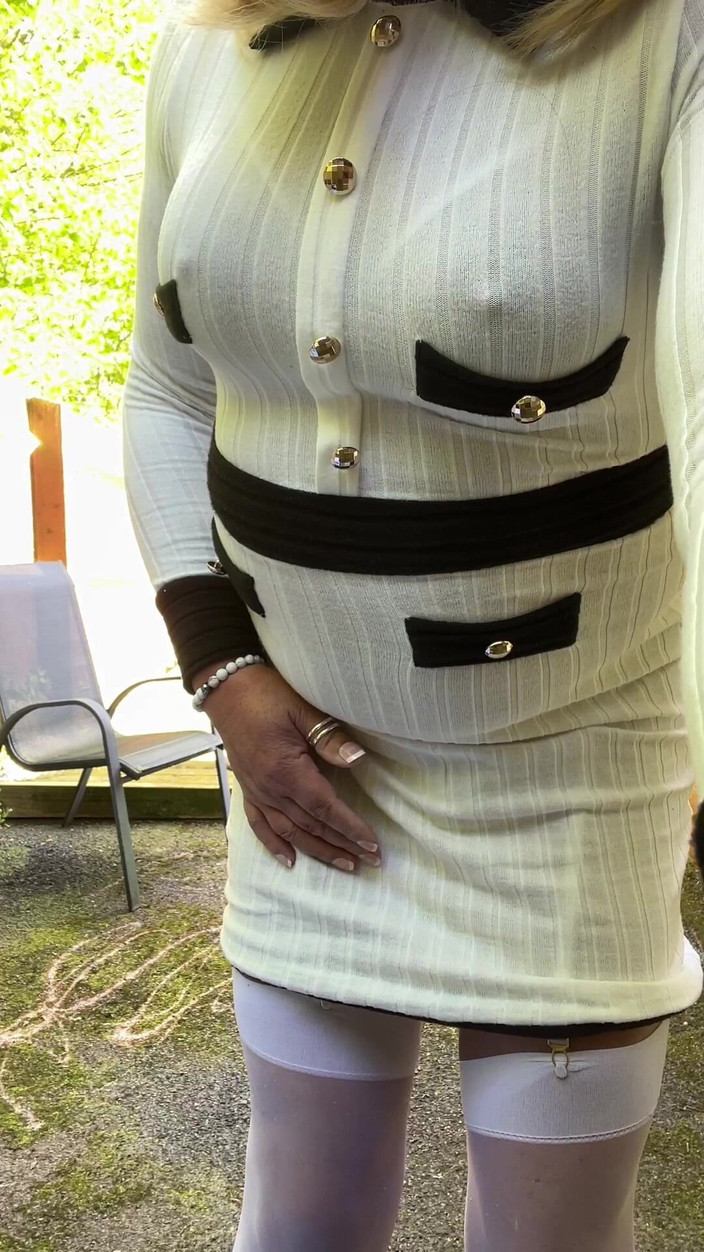 Kellycd2022: Amateur crossdresser Kellycd2022 sexy milf en medias blancas