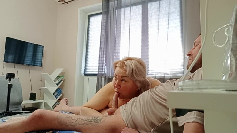 Zona901: Üvey annemin ağzını ateşli, kalın dölle dolduruyorum