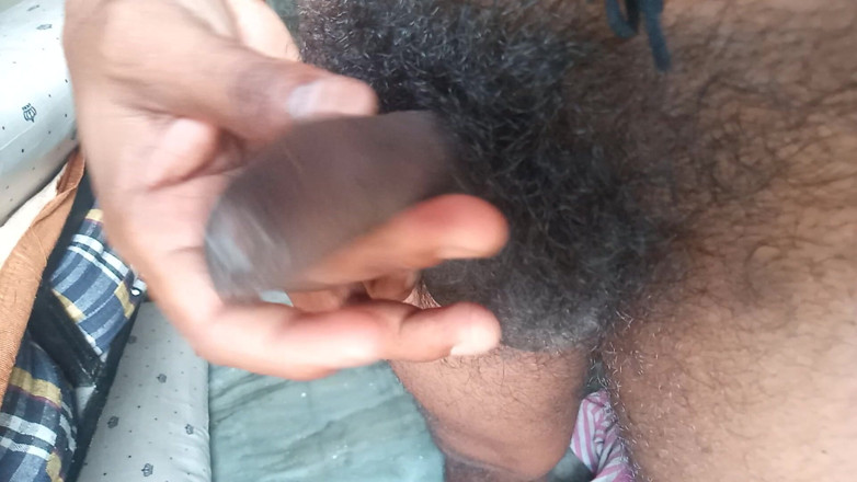 KUMBHA MANOJ KUMAR: Xhard werd aangeklaagd voor de deur van India