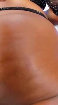 Jack off para My Phenomenal Ass, Episódio 1104