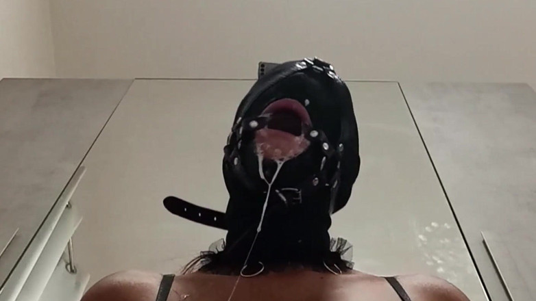 LauraOnHeels: Untuk Pasangan Air Mani Dan Air Mani Meleleh Dari Mulut...