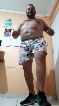 Bulldozer bojovník tě dominuje