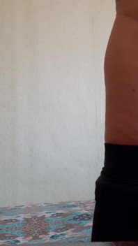 Quando não estamos em casa, nossa empregada se masturba