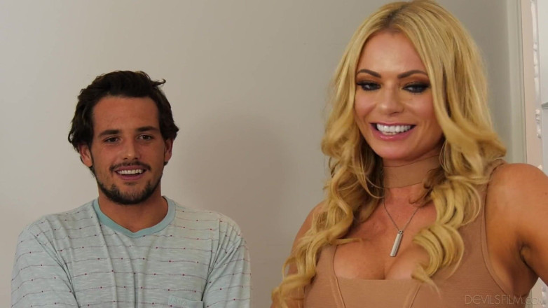 Out Of The Family: În afara mamei vitrege - mama vitregă Briana Banks aduce pula...