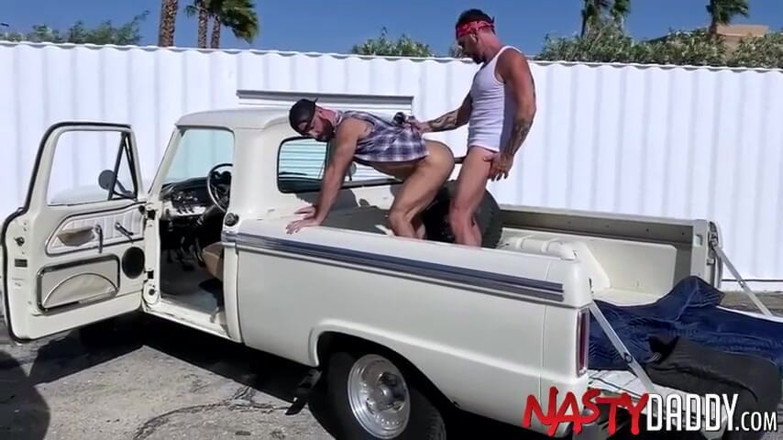 Nasty Daddy: Nastydaddy naughty hunks Jake Nicola and Vince Parker breed