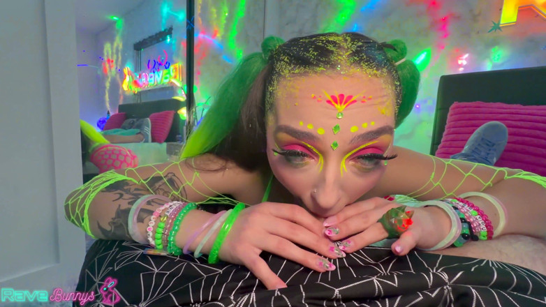 Rave Bunnys: Scarlett Rosewood Kneels in Fishnets and Strokes Brian Omally's Cock!