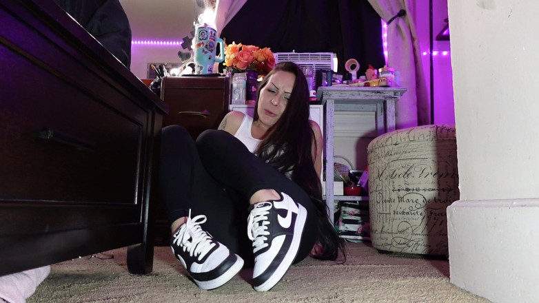 Raven Willow: 对 My Nikes 上瘾