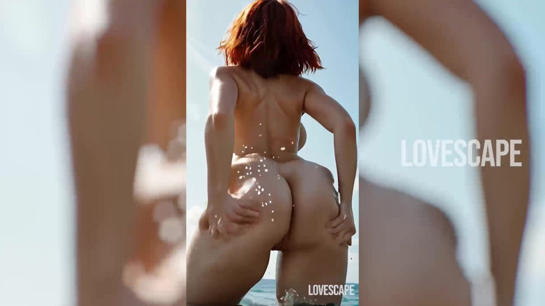 Lovescape: gili laal baalon vaali khud ko paani men ungli karti...