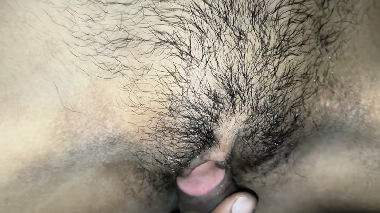 Robbie Dia: Nisha yengeyi vahşi bir sikiş için odaya alıyor.