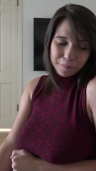 C’est une femme enceinte excitée et elle veut encore ta bite