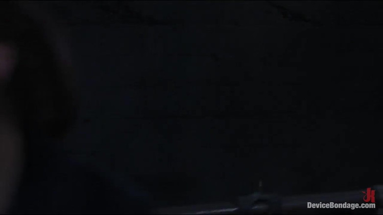 Device Bondage by Kink: Dziwny