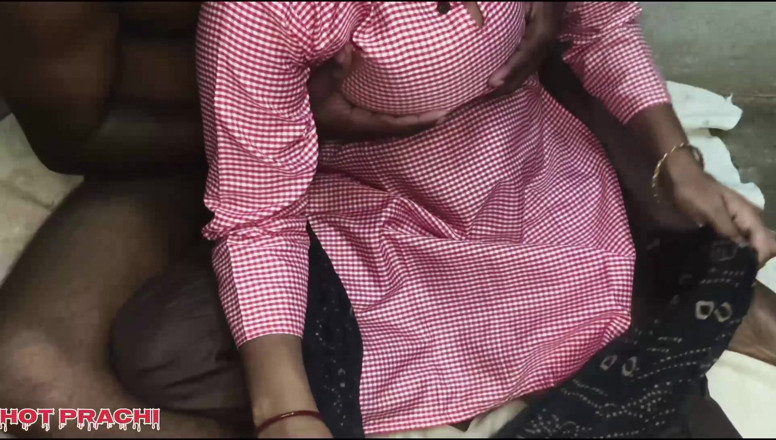 Hot prachi: Desi studentka 18+ šuká její krásnou vysokoškolskou rozdrcení, romantická prsa show a...