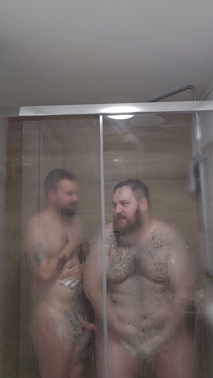 Osoychaser: Osos En La Ducha! (no Sex)