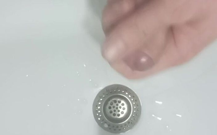 Sexaddicting123: Grande sborra in pantaloncini, gemiti e rigonfiamento duro