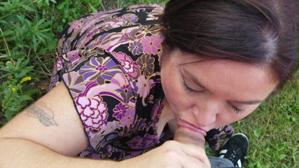 SexyNEBBW: Sexy BBW in outdoor blowjob