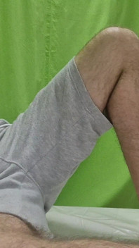 Masturbation avec un jouet et un préservatif