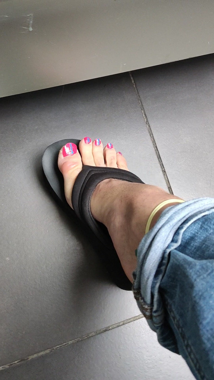 Mutsakin: Fußfetisch