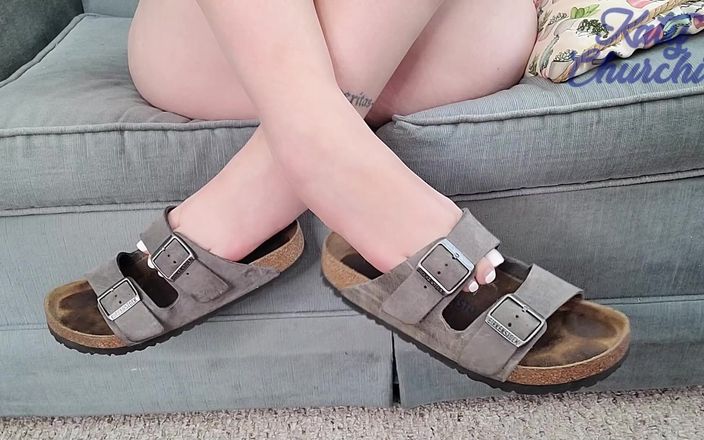Katy Churchill: Dokuczanie ci zwisających birkenstocks