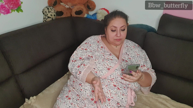 LoraBbw: Ibu tiri melancap ke Bogel Awak