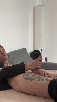 Pozvala na návštěvu sladkou děvku a tvrdě ho ošukala