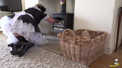 Dirty Doctors Clips: The maid - lighting the fire