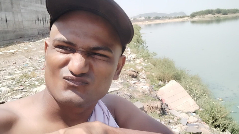 KUMBHA MANOJ KUMAR: Xhard, officiel, contenu hd indien de premier plan