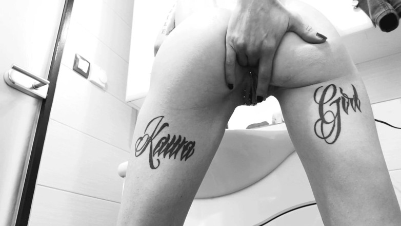 InkedKawaGirl: Minúscula siririca na siririca