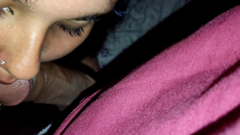 FANTASIAHARDCORESEX: Abang tiriku mergokin aku di tinder dan aku harus nyepong...