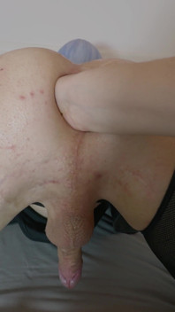 Att förvandla hennes fästman till sissy slampa, stora leksaker och anal fisting för femboy ass