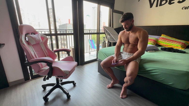 ErickDiaz: Hot met mijn huisgenoot