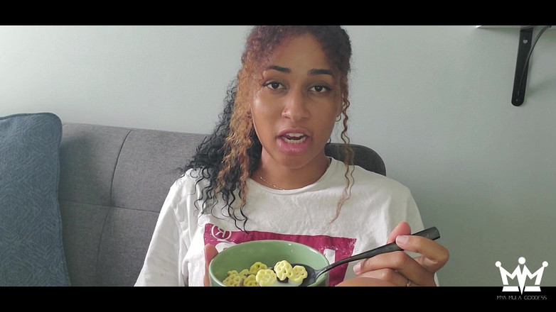 Mya Mula Goddess: Bratty Giantess devorează prietenii tăi mici, esti următorul?