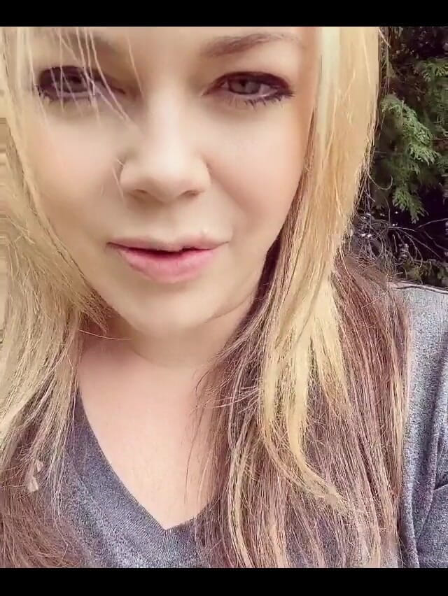 Alicia Rhodes: Venkovní rozhovor