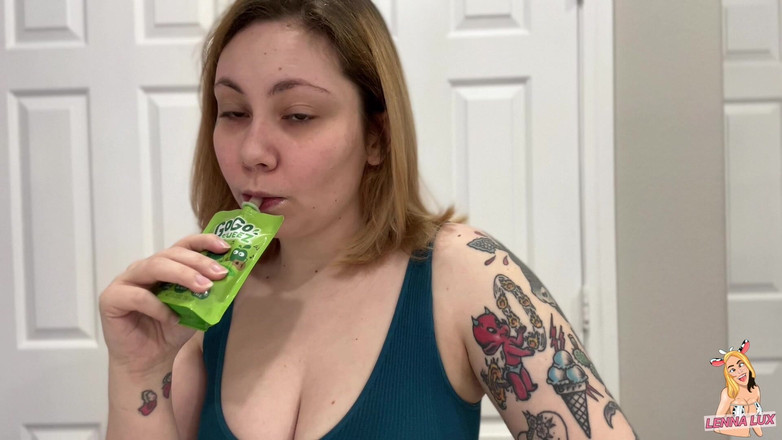 Lenna Lux: The Breakfast Snack