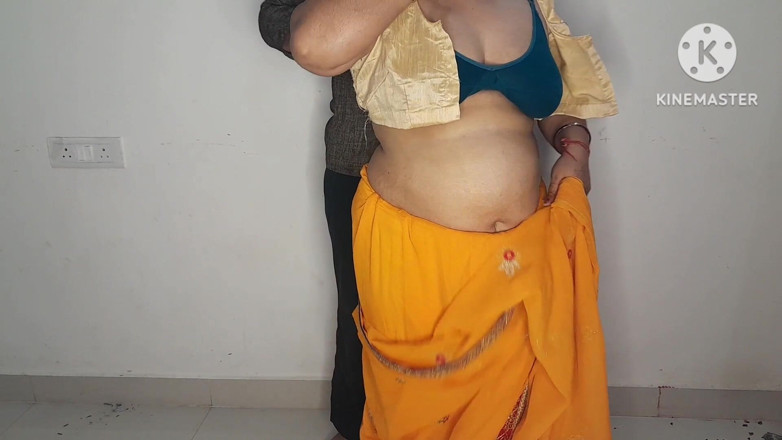 Salmaan001: सौतेली मम्मी सौतेले पापा की गैरमौजूदगी में सौतेला बेटा रोमांस हिंदी में।