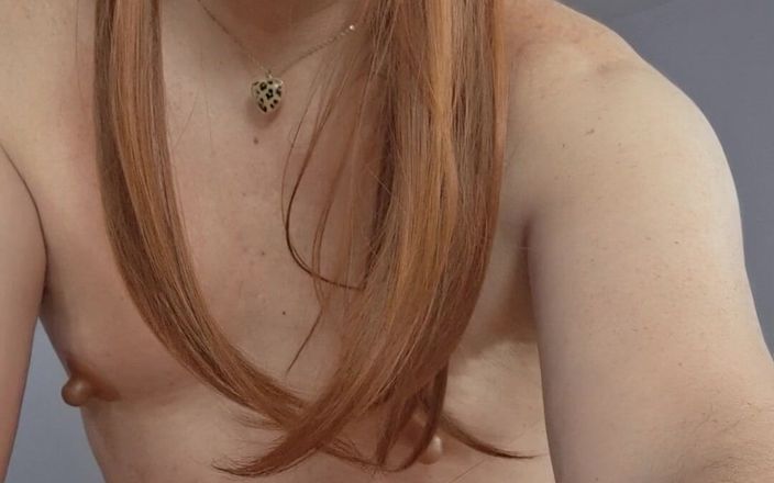Victoria Lecherri: Allargo il mio buco con un nuovo giocattolo!
