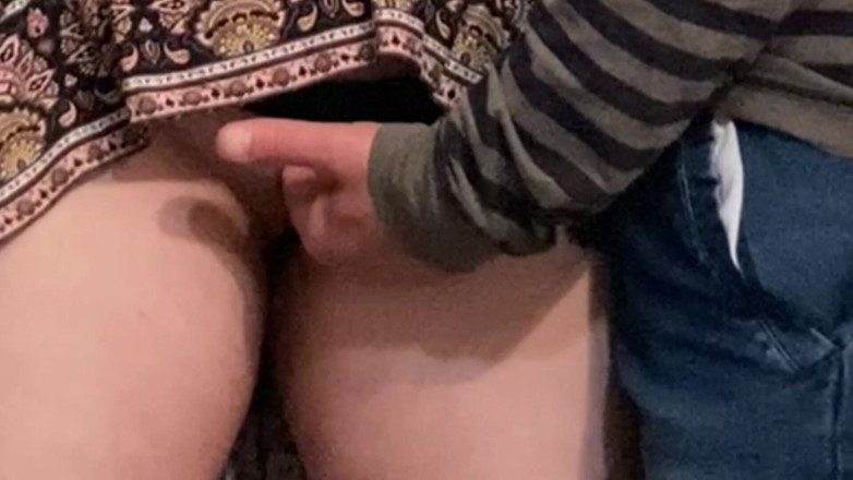 PriyaNaavya: Yaşlı üvey baba amını parmaklıyor 