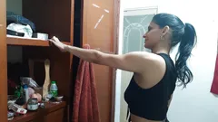 Enteado chega à casa da madrasta e a vê tomando banho - ele aproveita para transar com ela