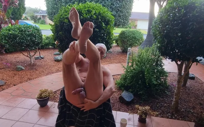 yogiyumyum: Daddy Outdoor