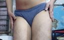 Lustyizlife: Ragazzo teenager indiano che indossa reggiseno blu e mutandine a...