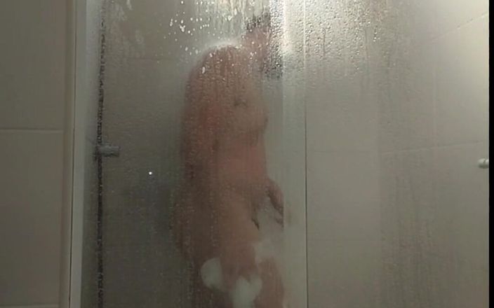 Marcosninfo: Mandi pertama hari setelah ngentot.