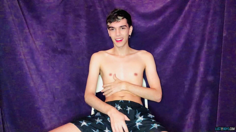 Lust for boys: Ghen tị với cái phích cắm mông!