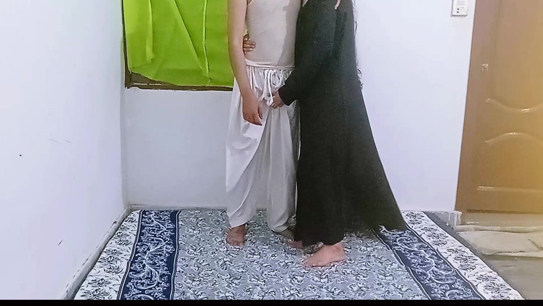 SuperIndian456: देसी भारतीय मुस्लिम युवा लड़की धोखेबाज पत्नी ferzana भाभी अबाया हिजाब पहनकर चुदाई कर रही है