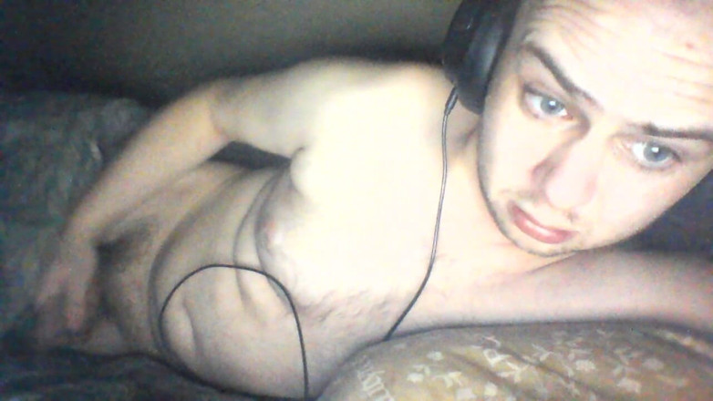 Kushalakalez: パート2 クッシュがトランスジェンダーポルノを見る