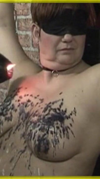 Jeux de cire dure et chattes fisting