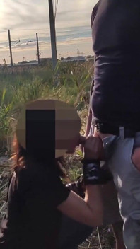 Esibizione cazzo - una ragazza mi ha sorpreso a masturbarmi in un parco e aiutami a venire - misscreamy