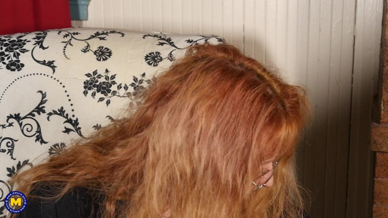 Mature Solo NL: Traviesa Mujer Madura Deisy Le Gusta Frotar Su Coño En...