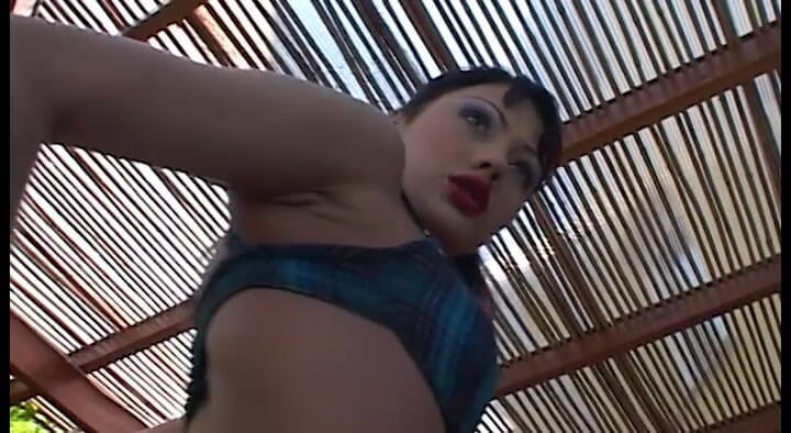 Dark Holes: 黑发女郎被omar的大鸡巴干