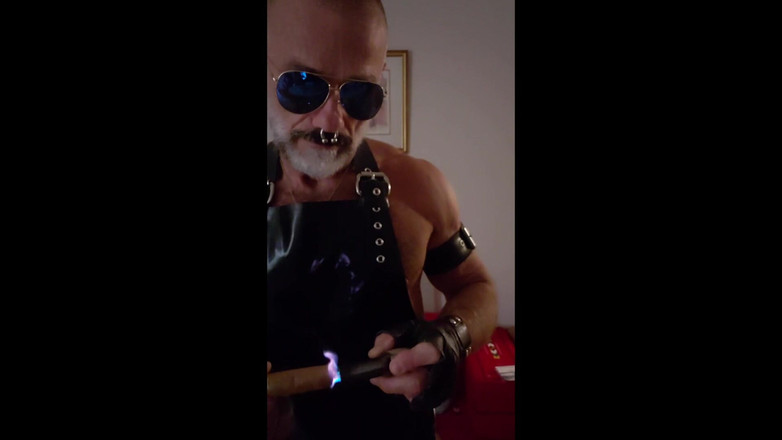 MusclesCigarsFFPig: Zapalanie cygara lateksowego