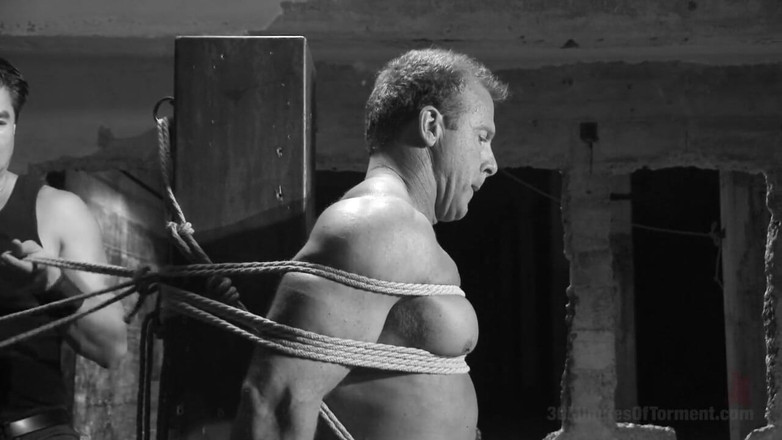 30 Minutes of Torment: Membawa Balik Beberapa Kegemaran Kami!: Kesakitan Derek yang Boleh Diarahkan